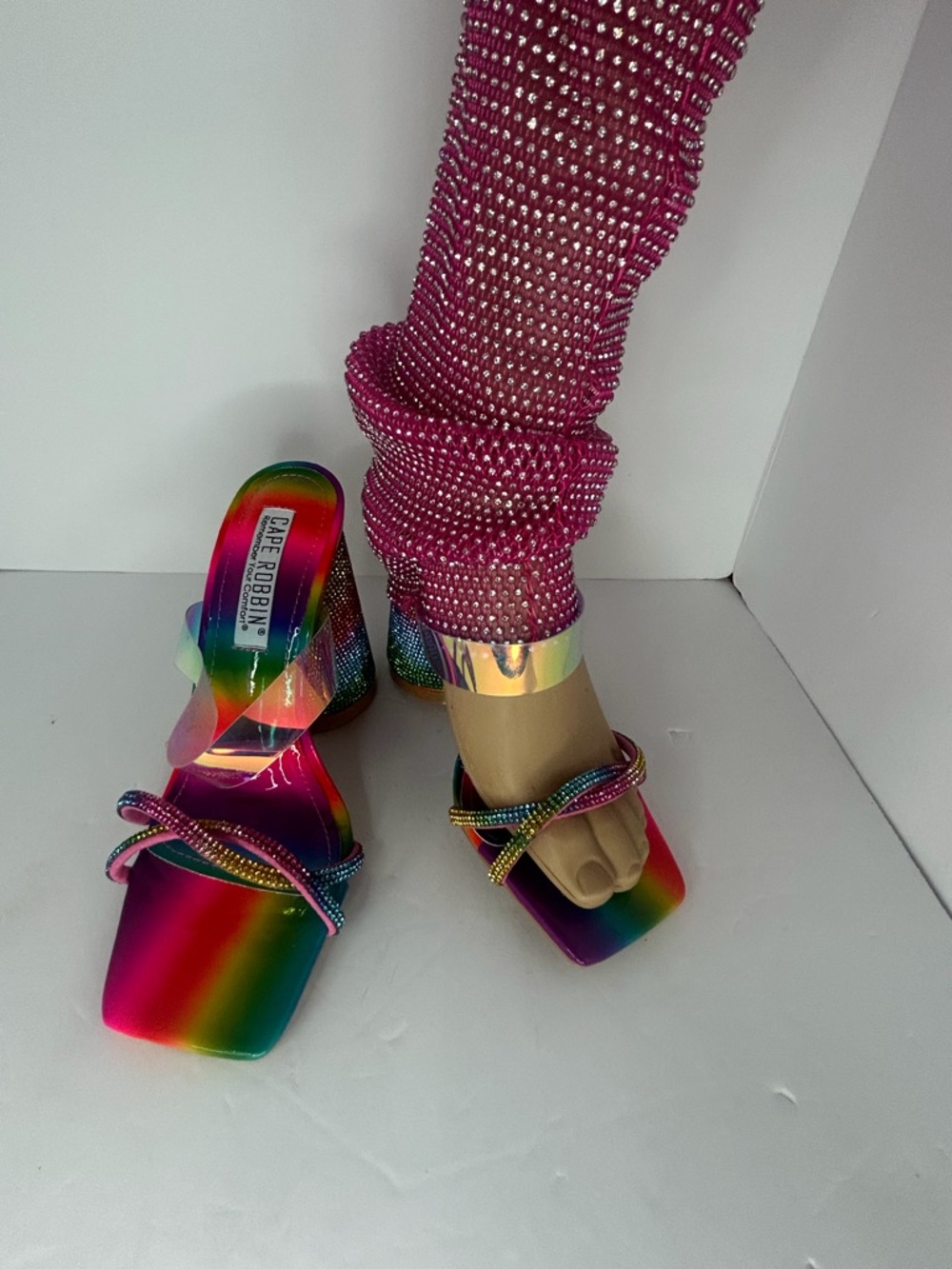 Cape Robbin Beatrizia Fuchsia Rhinestone Heels w/ Leg sleeves Sz 6